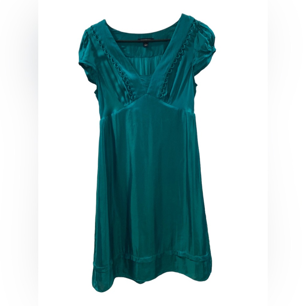 Banana Republic size 2 silk knee length dress.